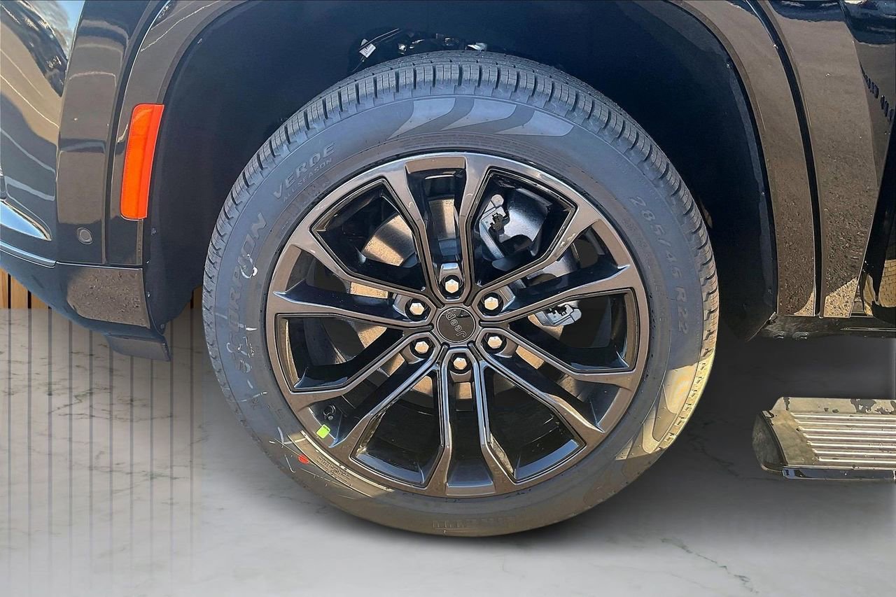 New 2026 Jeep Grand Wagoneer Summit w/ Premium Group III image 36