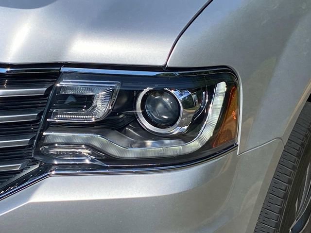 Used 2016 Lincoln Navigator Select RWD image 5