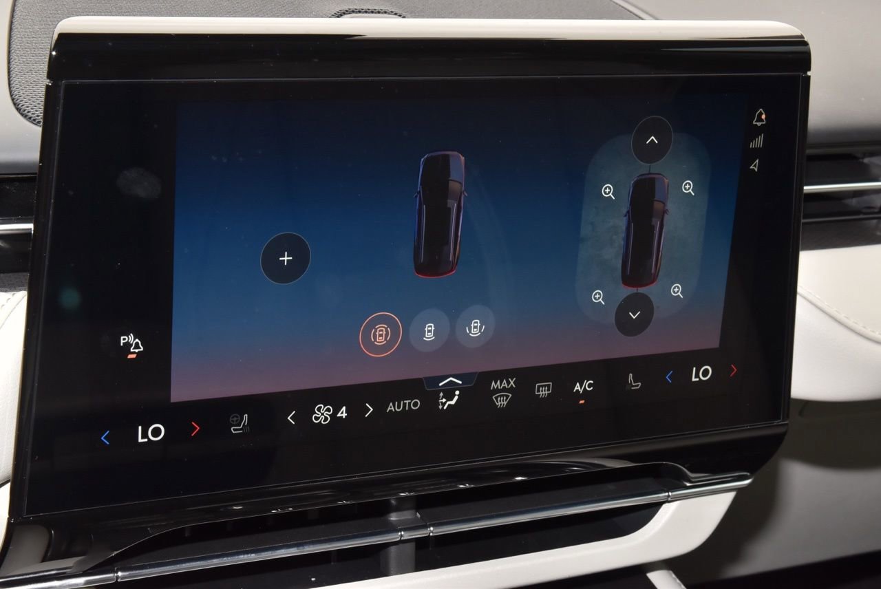 New 2026 Lincoln Nautilus Premier AWD/4WD image 36