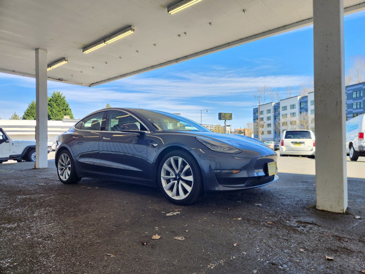Used 2018 Tesla Model 3 Long Range AWD/4WD image 7