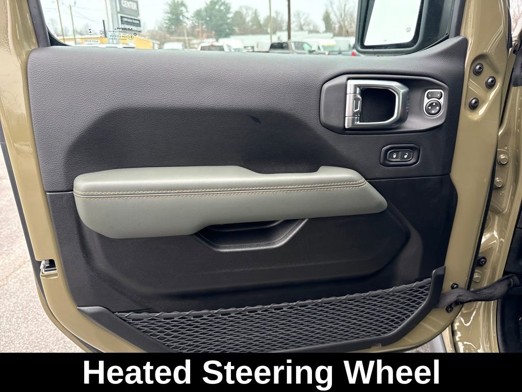 Used 2025 Jeep Gladiator Mojave w/ Convenience Group image 15