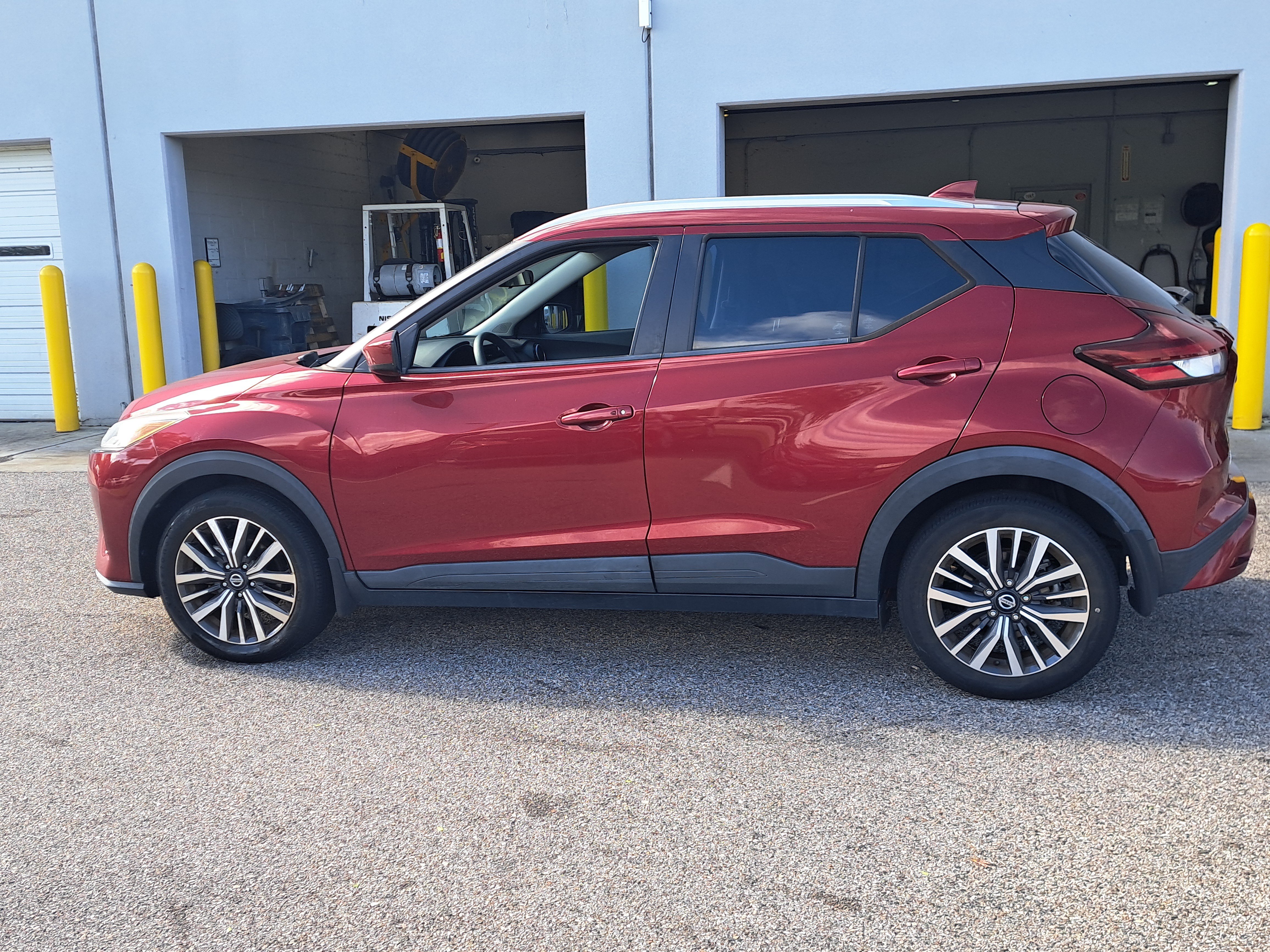 Certified 2021 Nissan Kicks SV FWD image 8