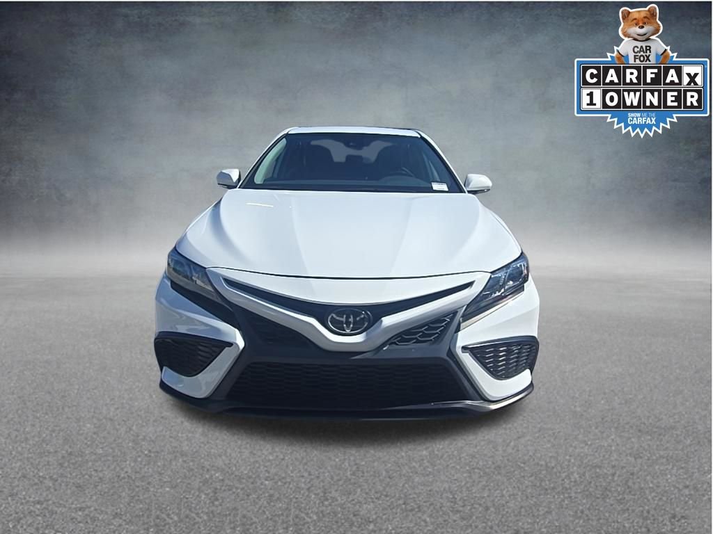 Used 2023 Toyota Camry SE FWD image 2