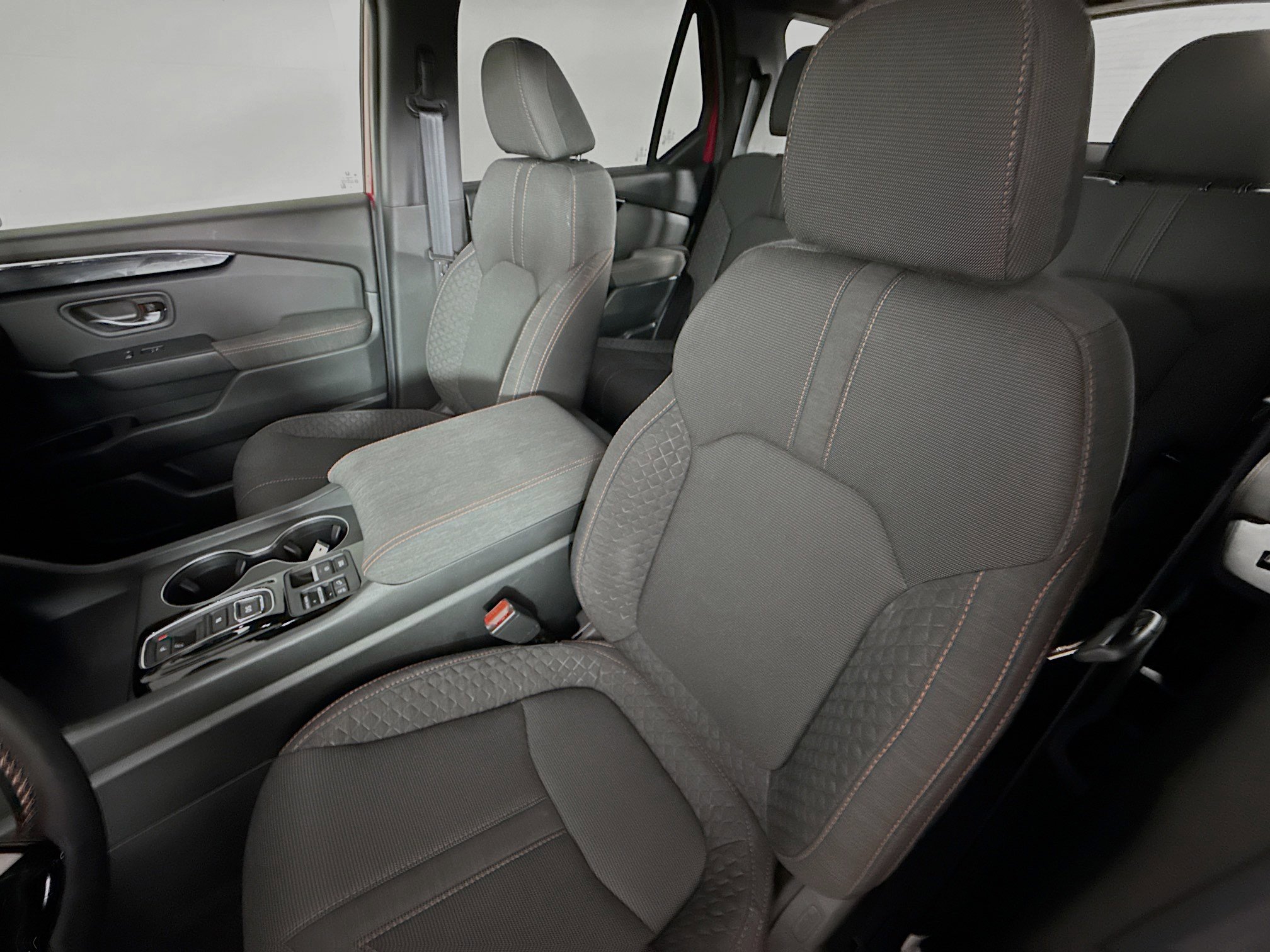 Certified 2025 Honda Pilot Sport image 25
