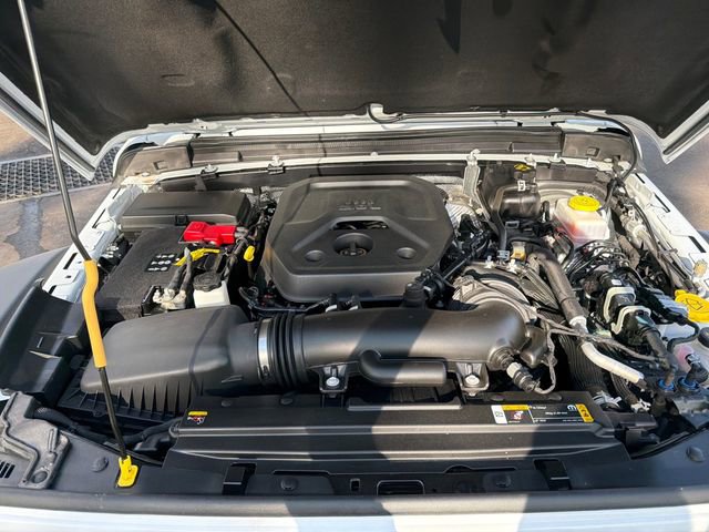 Used 2025 Jeep Wrangler Rubicon w/ Convenience Group image 14