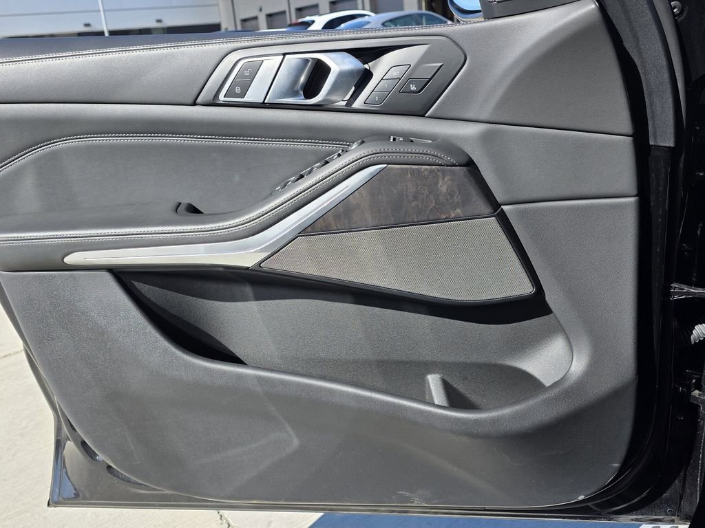 Used 2025 BMW X5 sDrive40i w/ Climate Comfort Package image 17