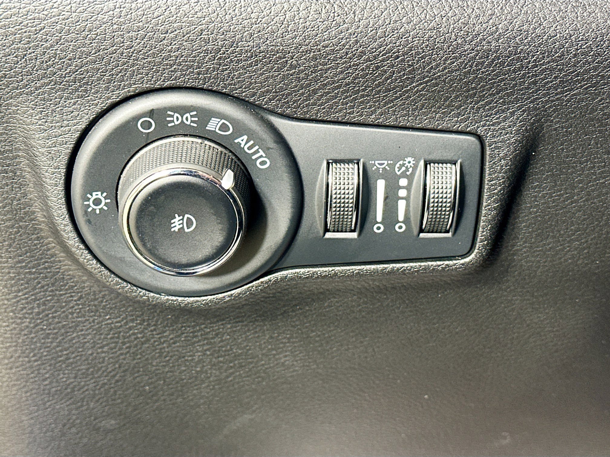 Used 2024 Jeep Compass Trailhawk AWD/4WD image 10