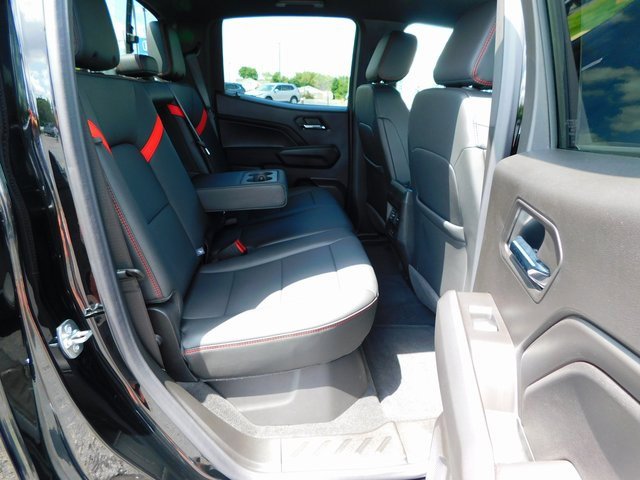 Used 2025 Chevrolet Colorado Z71 w/ Z71 Convenience Package 2 image 24