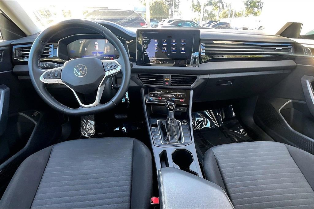 Certified 2025 Volkswagen Jetta S image 3