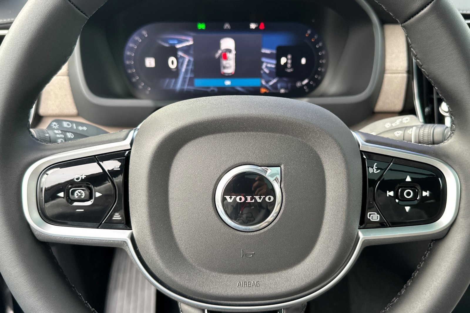 New 2026 Volvo XC90 B5 Plus w/ Protection Package image 24