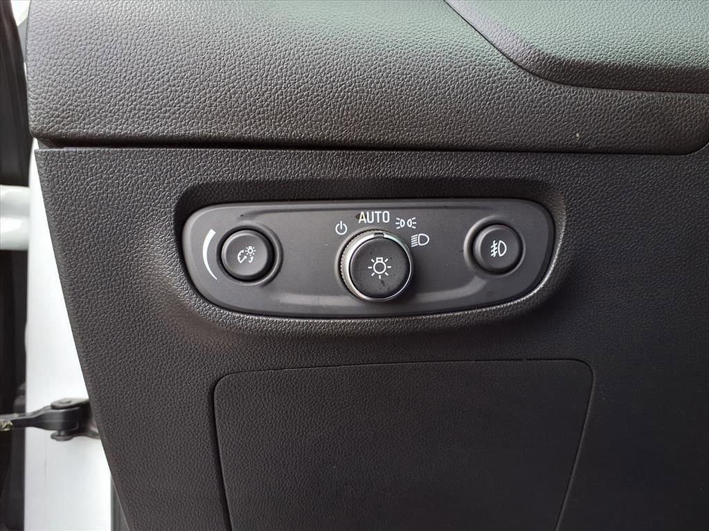 Certified 2020 Buick Encore GX Essence image 25