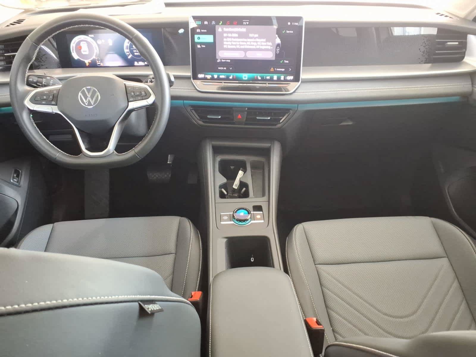 Used 2026 Volkswagen Tiguan SE w/ Panoramic Sunroof Package AWD/4WD image 14