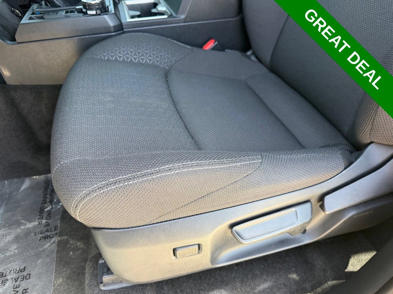 Used 2025 Toyota 4Runner SR5 AWD/4WD image 30
