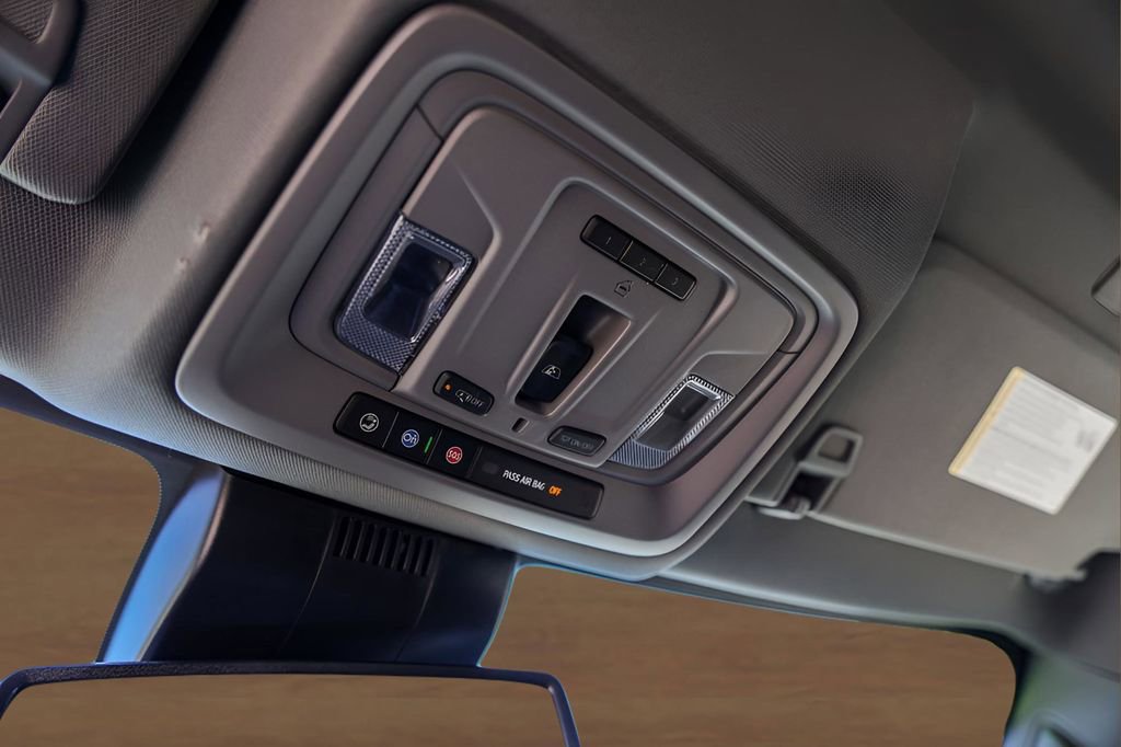 Used 2025 Chevrolet Silverado 2500 LTZ w/ LTZ Convenience Package image 19