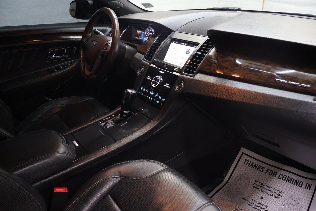 Used 2019 Ford Taurus Limited image 11