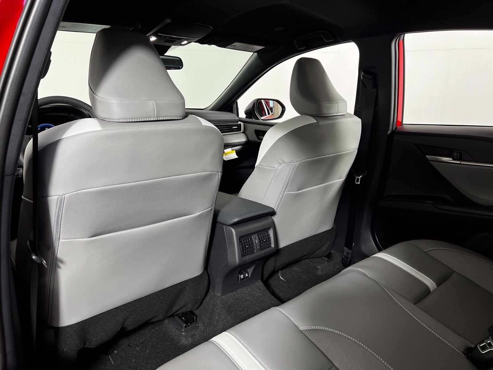 New 2027 Toyota Camry SE w/ Convenience Package FWD image 18