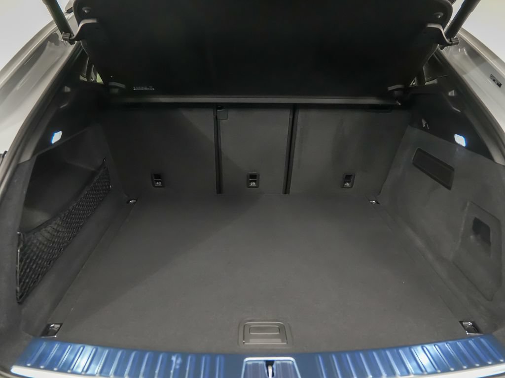New 2026 Porsche Cayenne Coupe AWD/4WD image 13