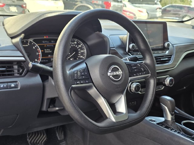 Used 2024 Nissan Altima 2.5 SV FWD image 24