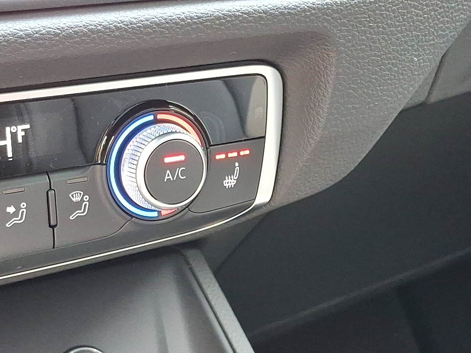 New 2025 Audi Q3 2.0T Premium image 15