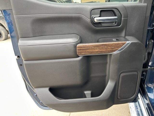 Used 2019 Chevrolet Silverado 1500 High Country w/ Technology Package image 18