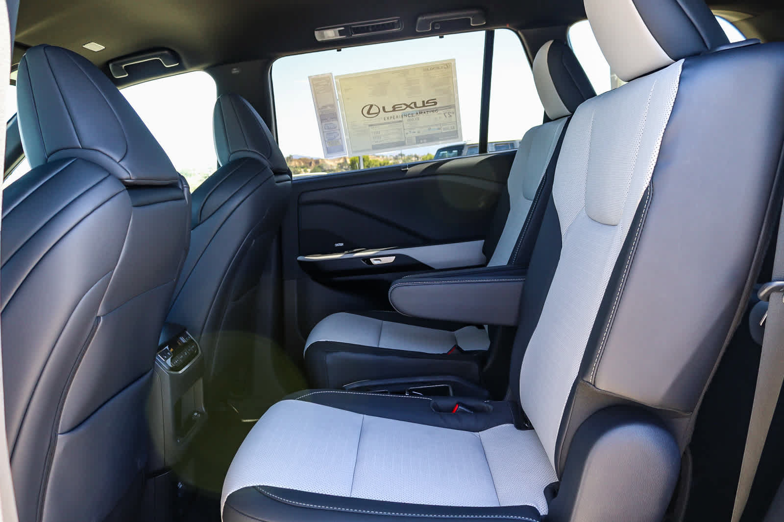 New 2026 Lexus TX 500h AWD image 20