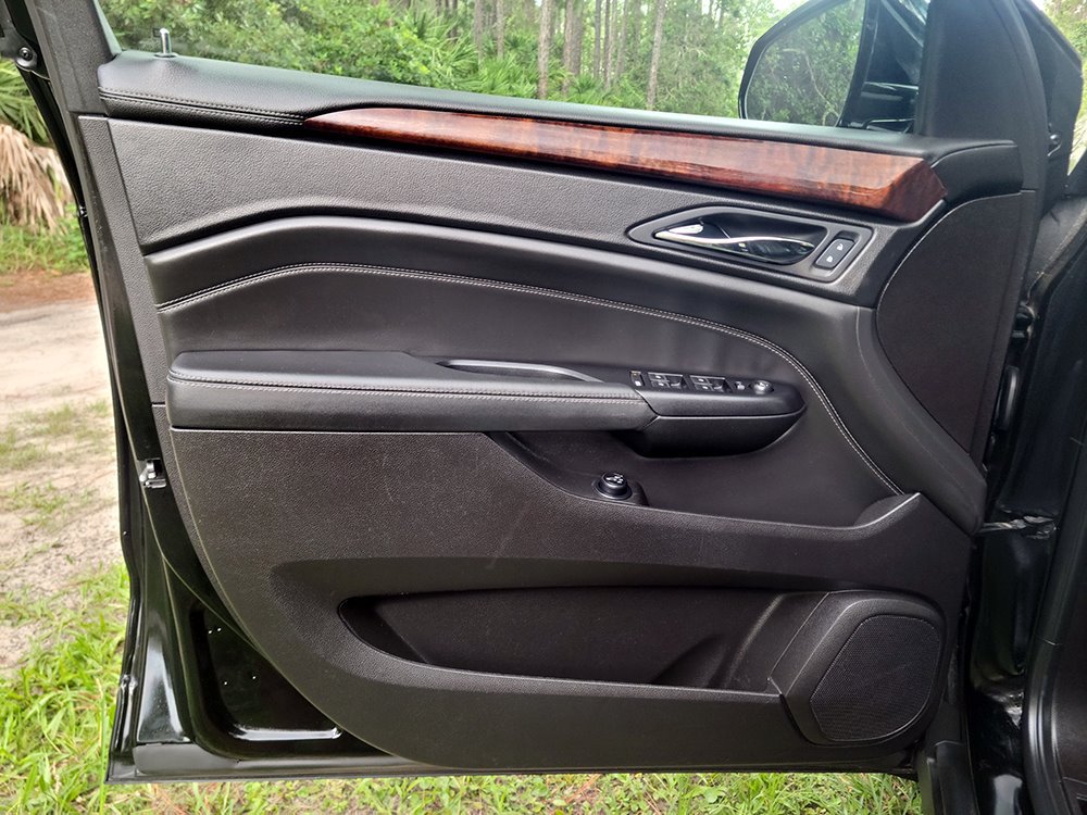 Used 2016 Cadillac SRX Luxury w/ Driver Awareness Package FWD image 26