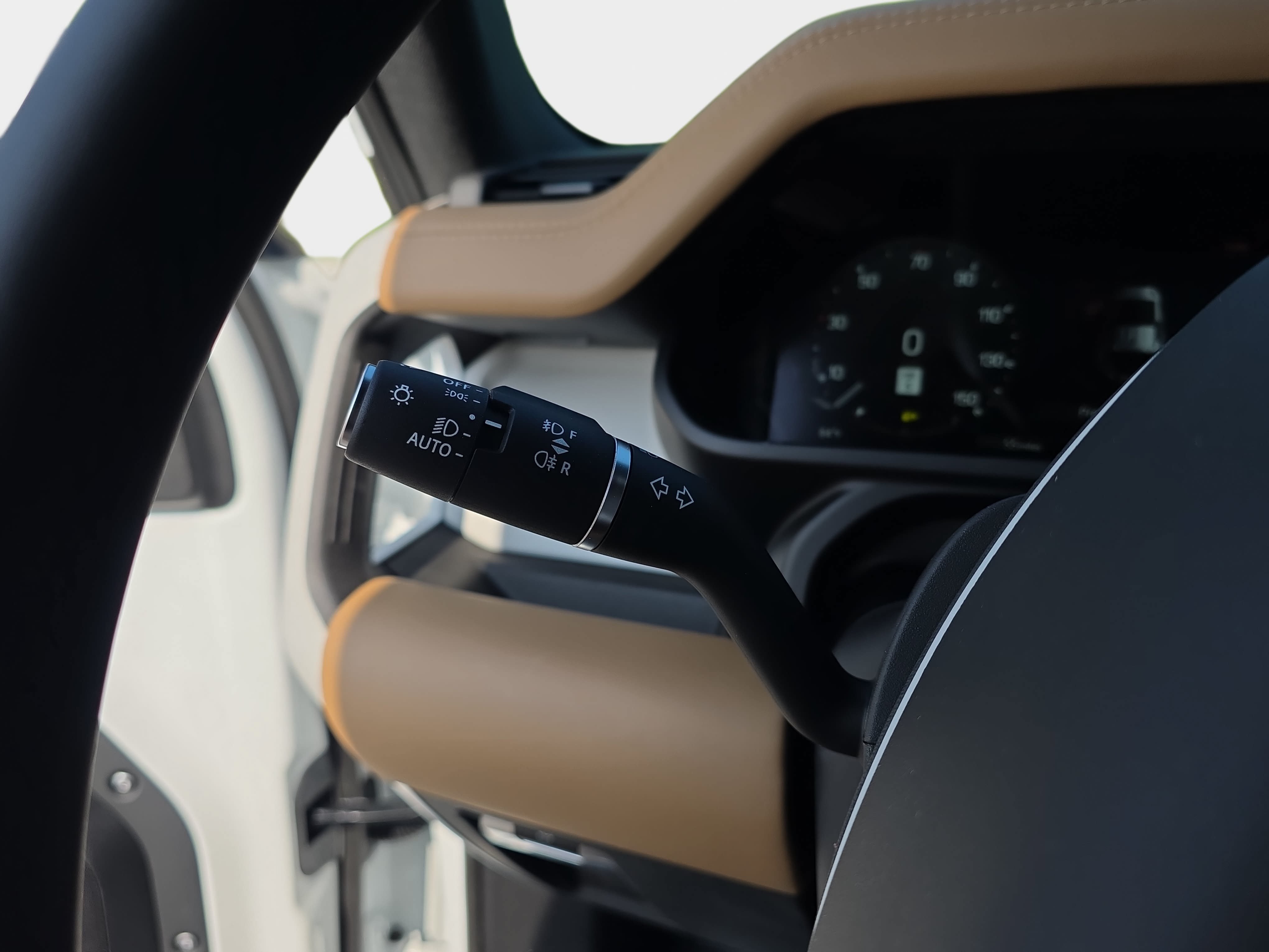 New 2026 Land Rover Defender 110 X-Dynamic SE AWD/4WD image 25
