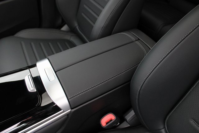 New 2025 Mercedes-Benz GLC 300 4MATIC image 32