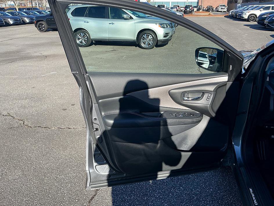 Used 2024 Nissan Murano SL image 11
