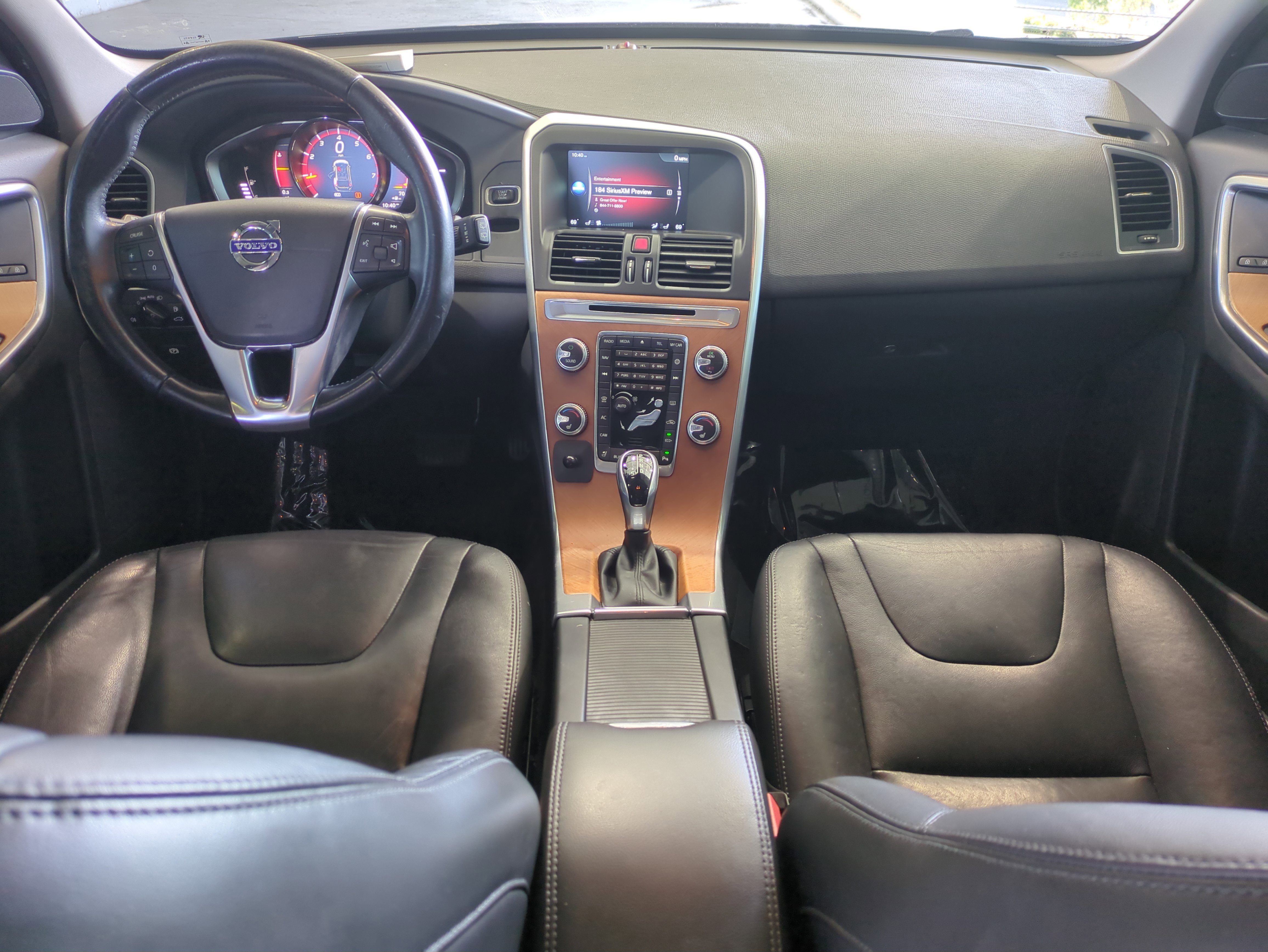 Used 2017 Volvo XC60 T5 Inscription w/ Preferred Option Package image 16