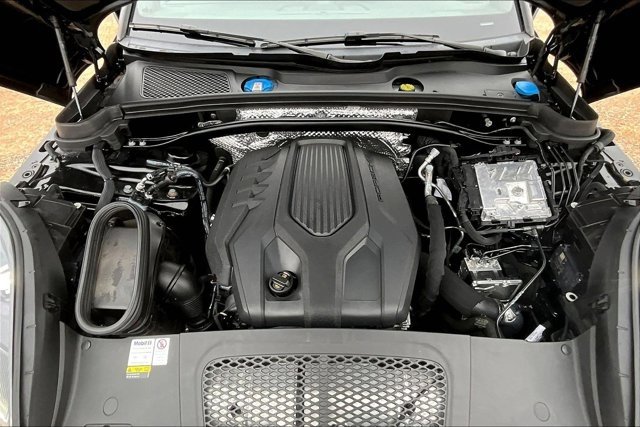 Used 2022 Porsche Macan image 30