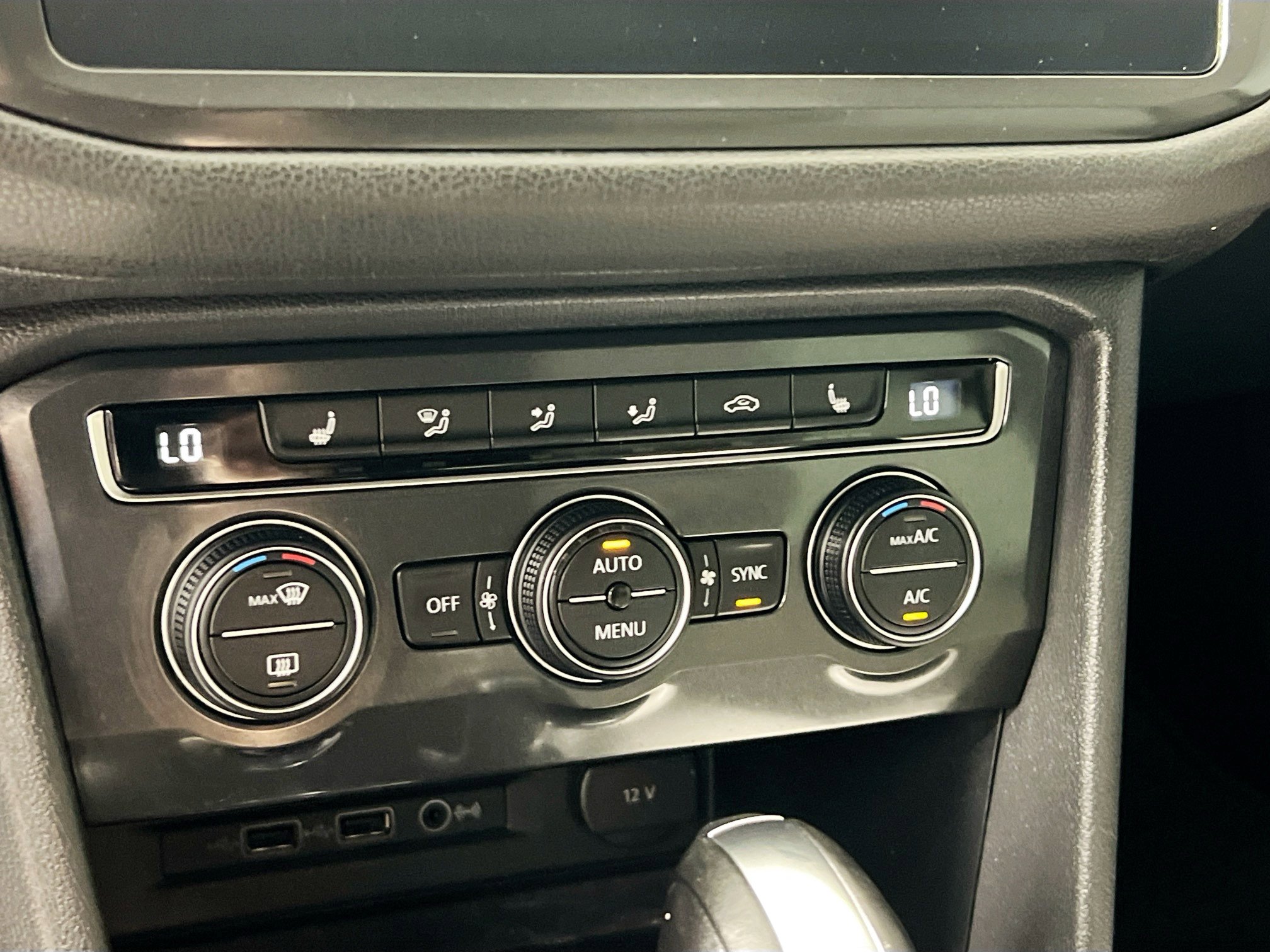 Used 2019 Volkswagen Tiguan SE AWD/4WD image 27