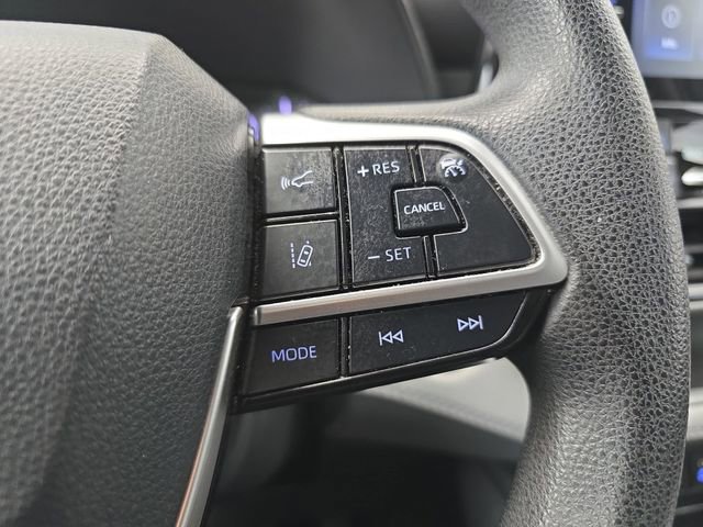 Used 2022 Toyota Highlander L image 33