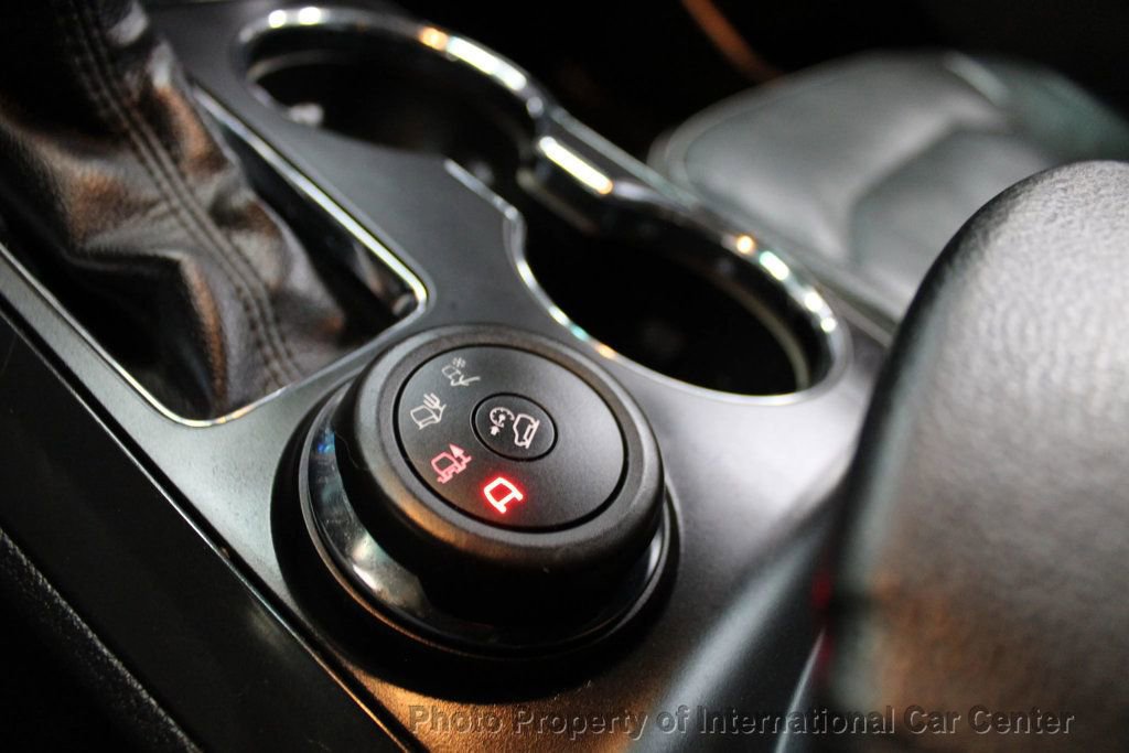 Used 2017 Ford Explorer Limited image 21