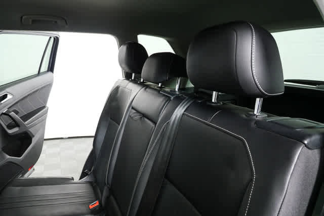Used 2022 Volkswagen Tiguan SE image 18