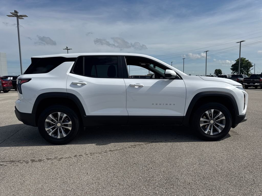 Used 2026 Chevrolet Equinox LT FWD image 8