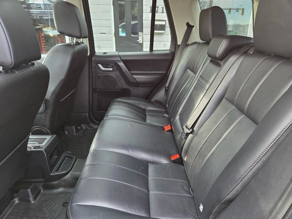 Used 2011 Land Rover LR2 HSE AWD/4WD image 12