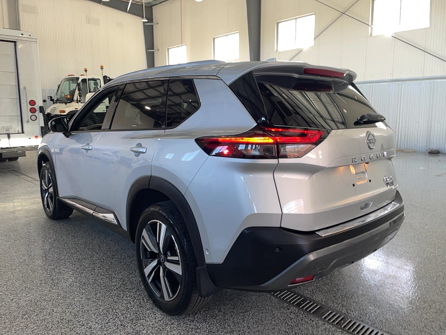 Used 2023 Nissan Rogue SL w/ SL Premium Package AWD/4WD image 17