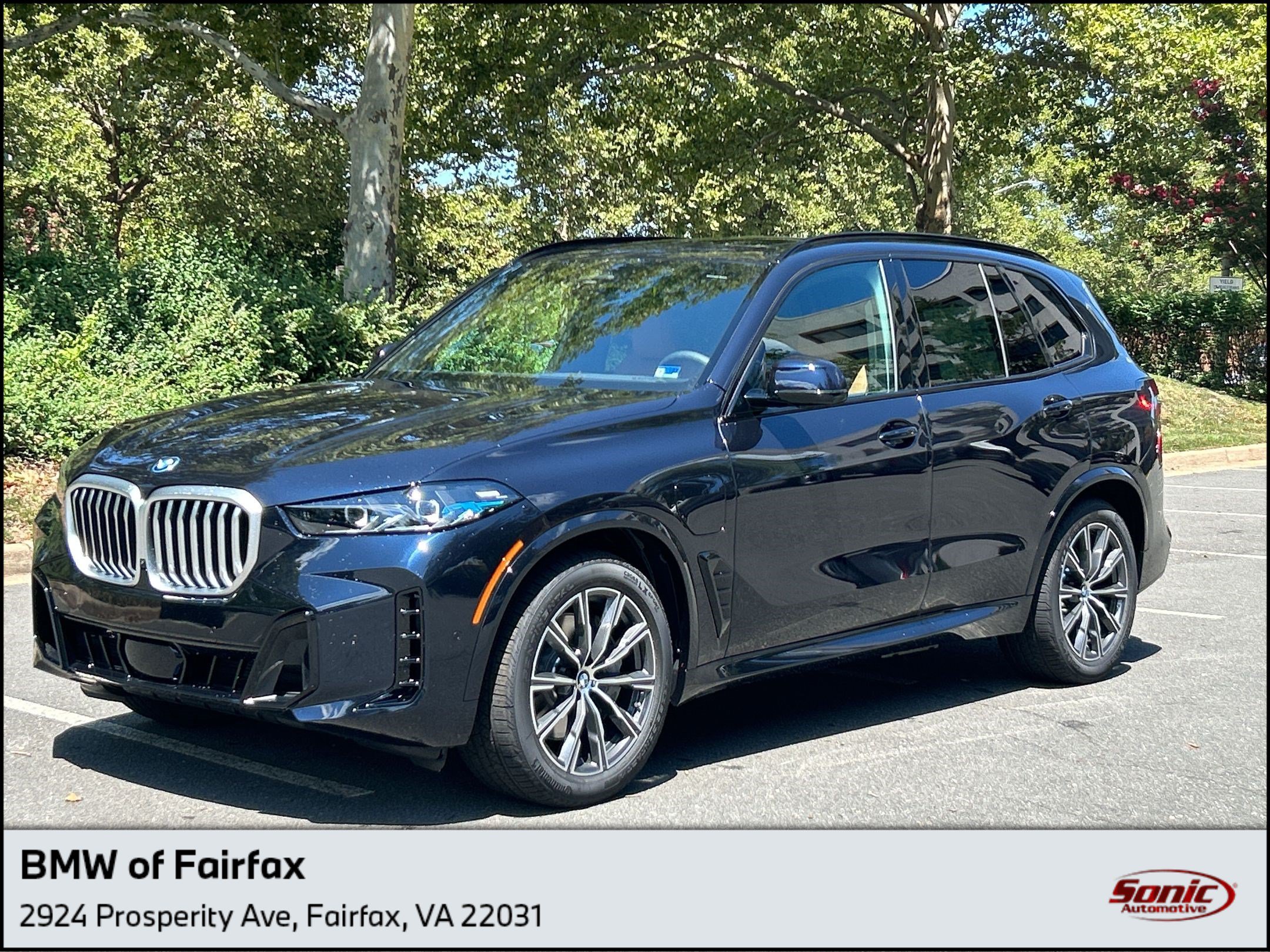 New 2026 BMW X5 xDrive50e w/ M Sport Package AWD/4WD image 1