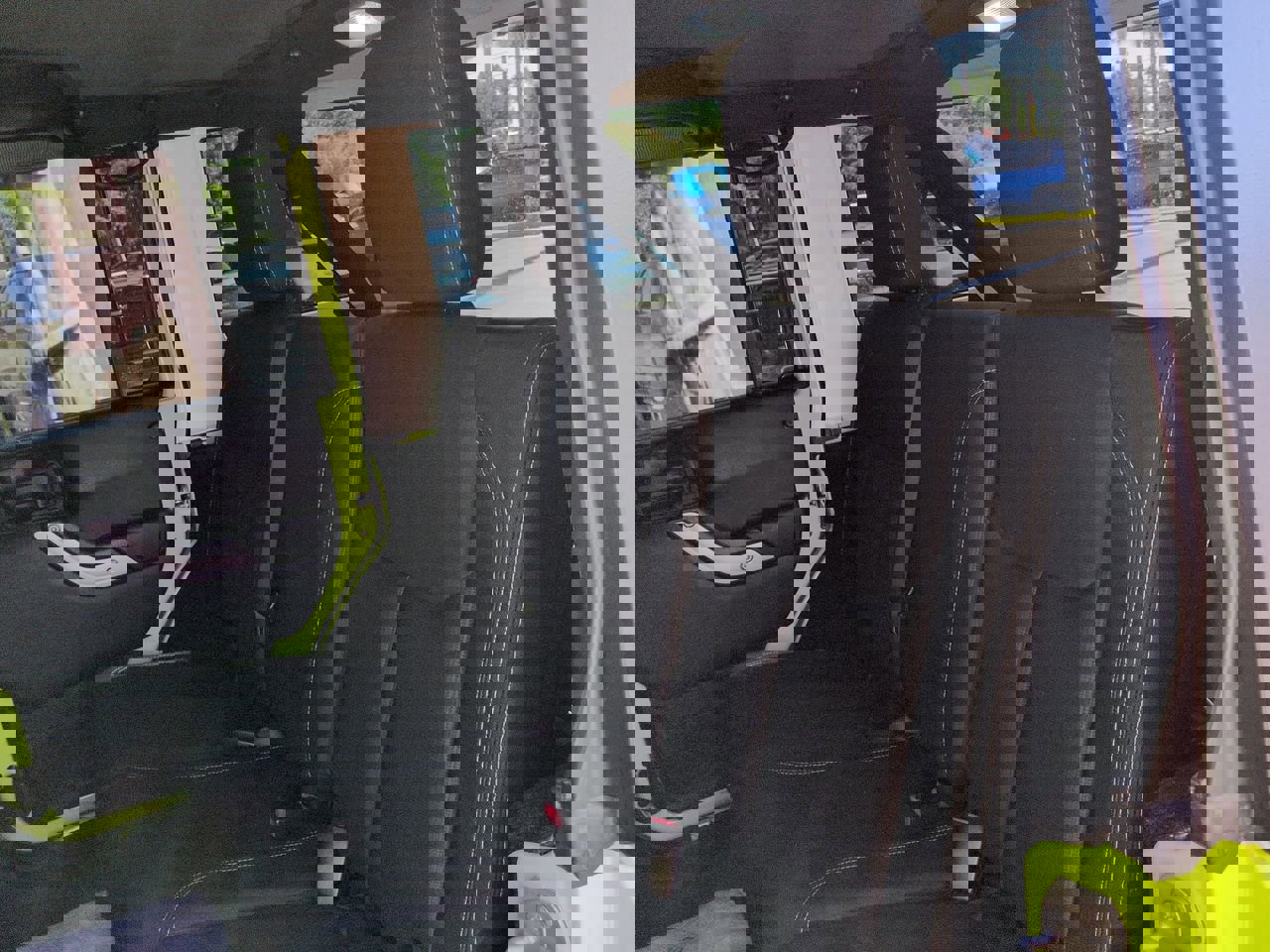 Used 2016 Jeep Wrangler Unlimited Sahara w/ Connectivity Group AWD/4WD image 12