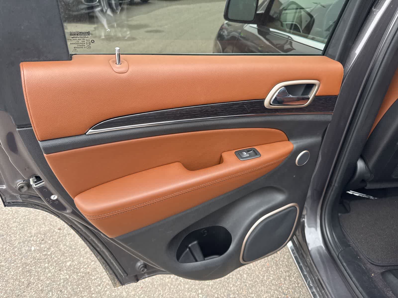 Used 2016 Jeep Grand Cherokee Summit image 18