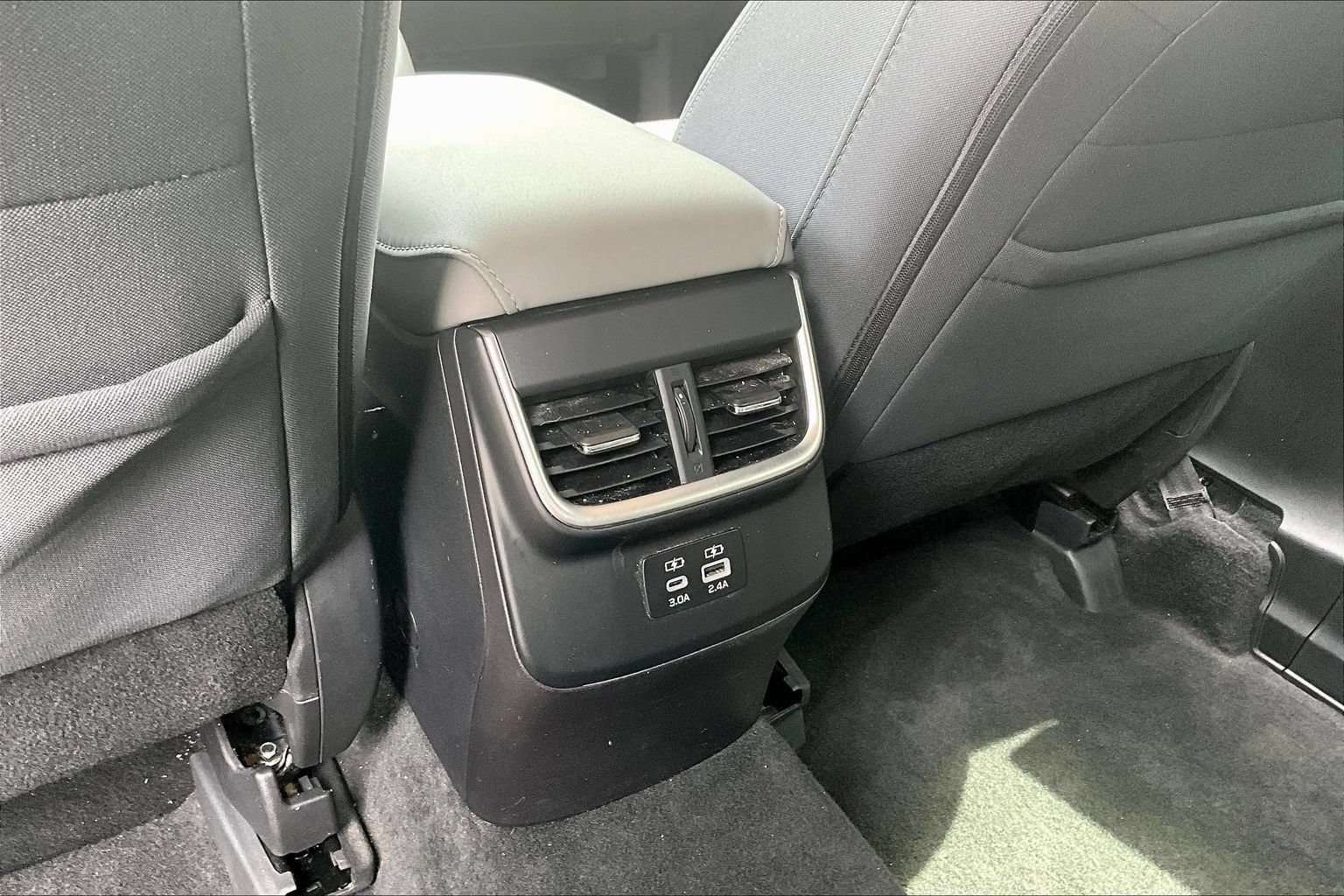 Used 2023 Subaru Outback Premium AWD/4WD image 12