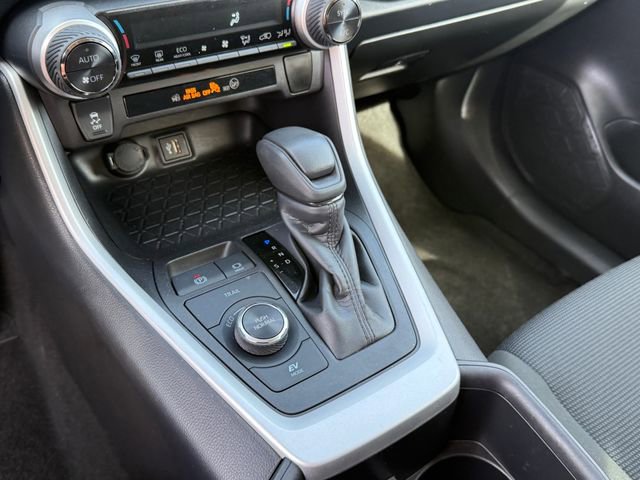 Used 2025 Toyota RAV4 LE image 25