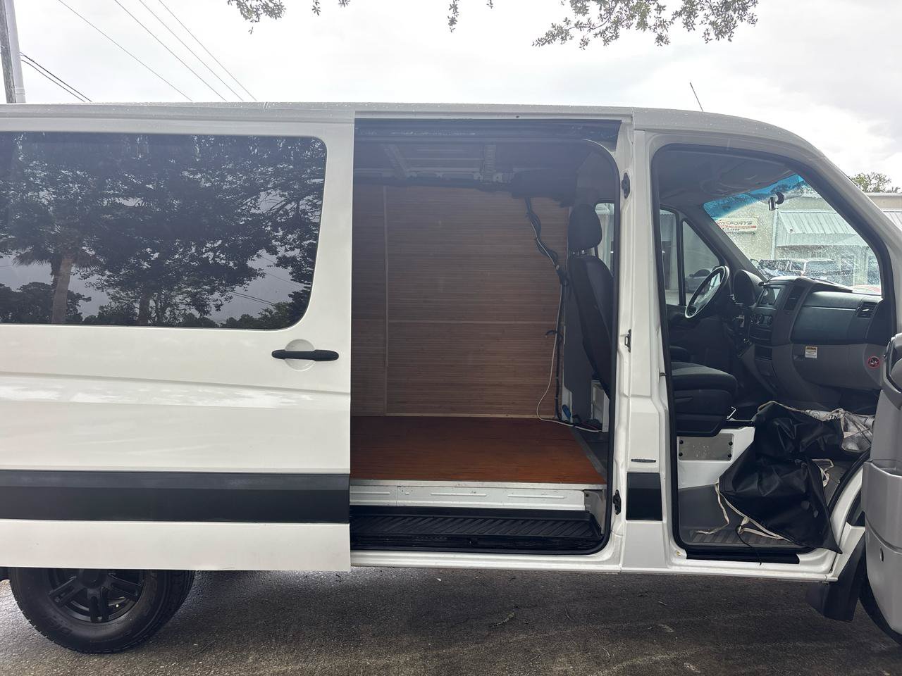 Used 2013 Mercedes-Benz Sprinter 2500 image 20