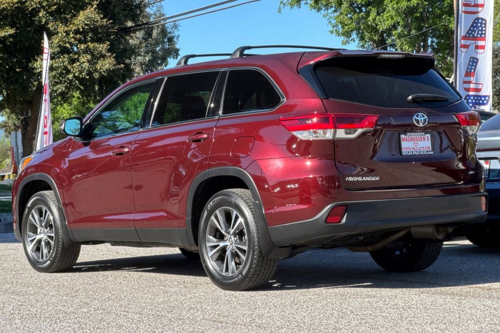 Used 2019 Toyota Highlander LE image 5