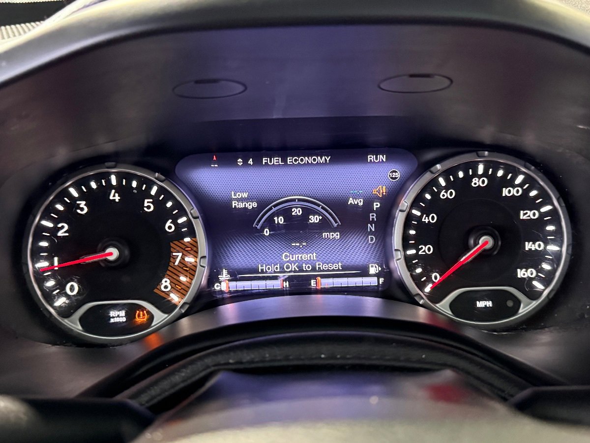 Used 2021 Jeep Renegade Latitude w/ Sun & Sound Group FWD image 11