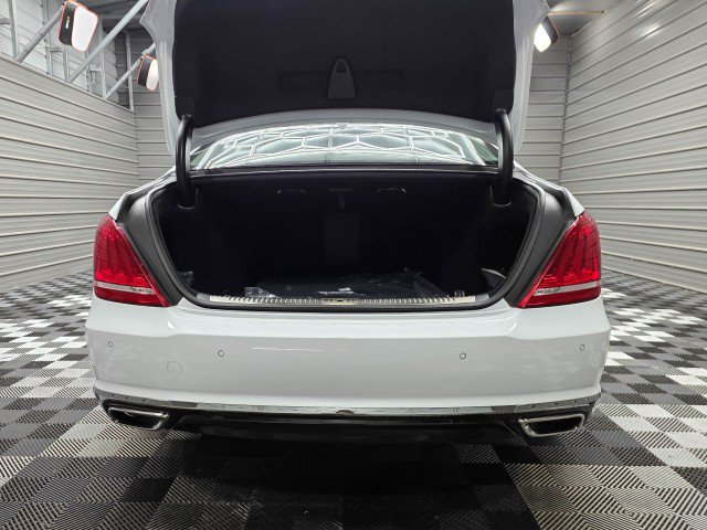 Used 2018 Genesis G90 3.3T Premium RWD image 42