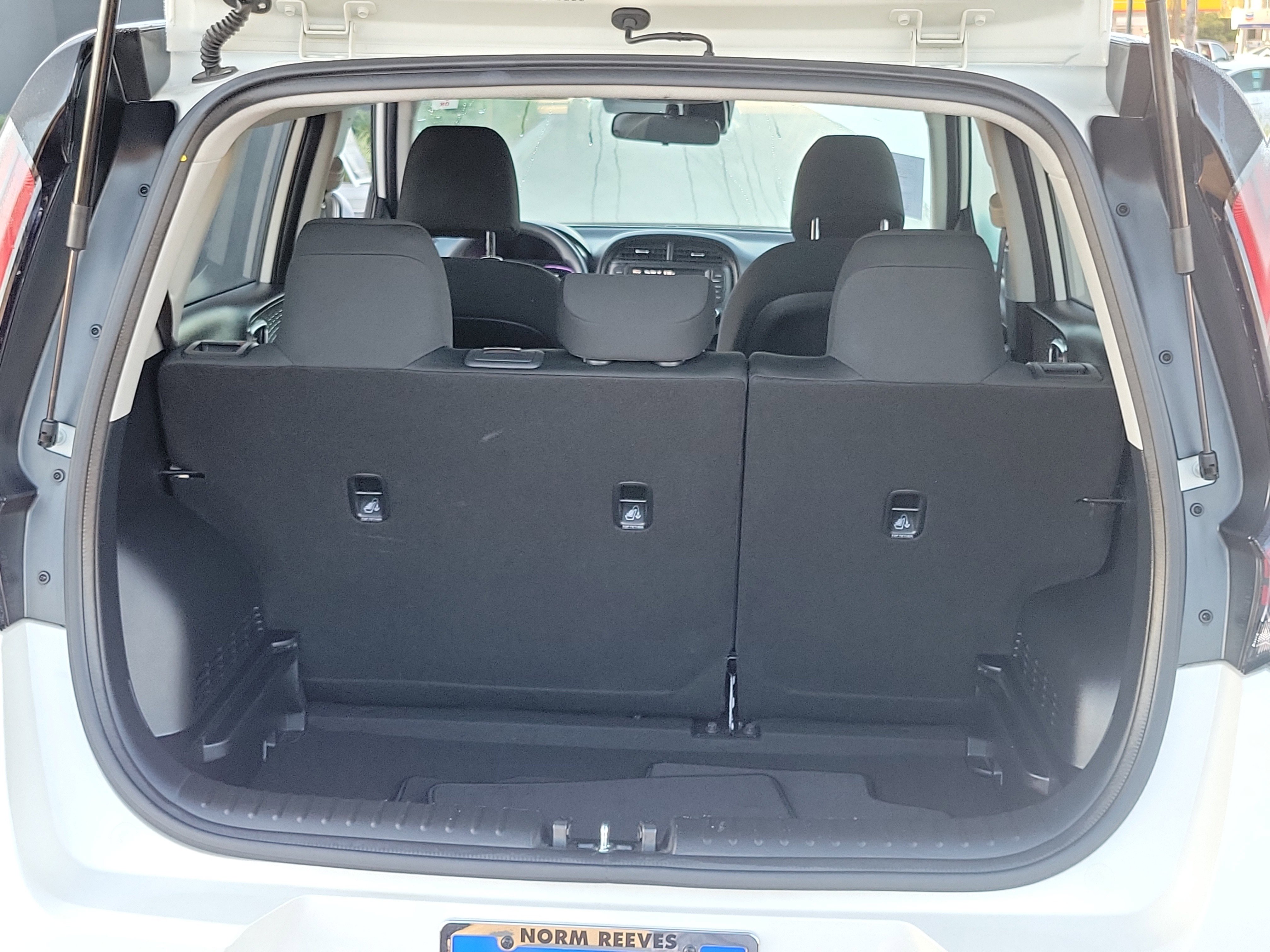 Used 2025 Kia Soul LX image 16