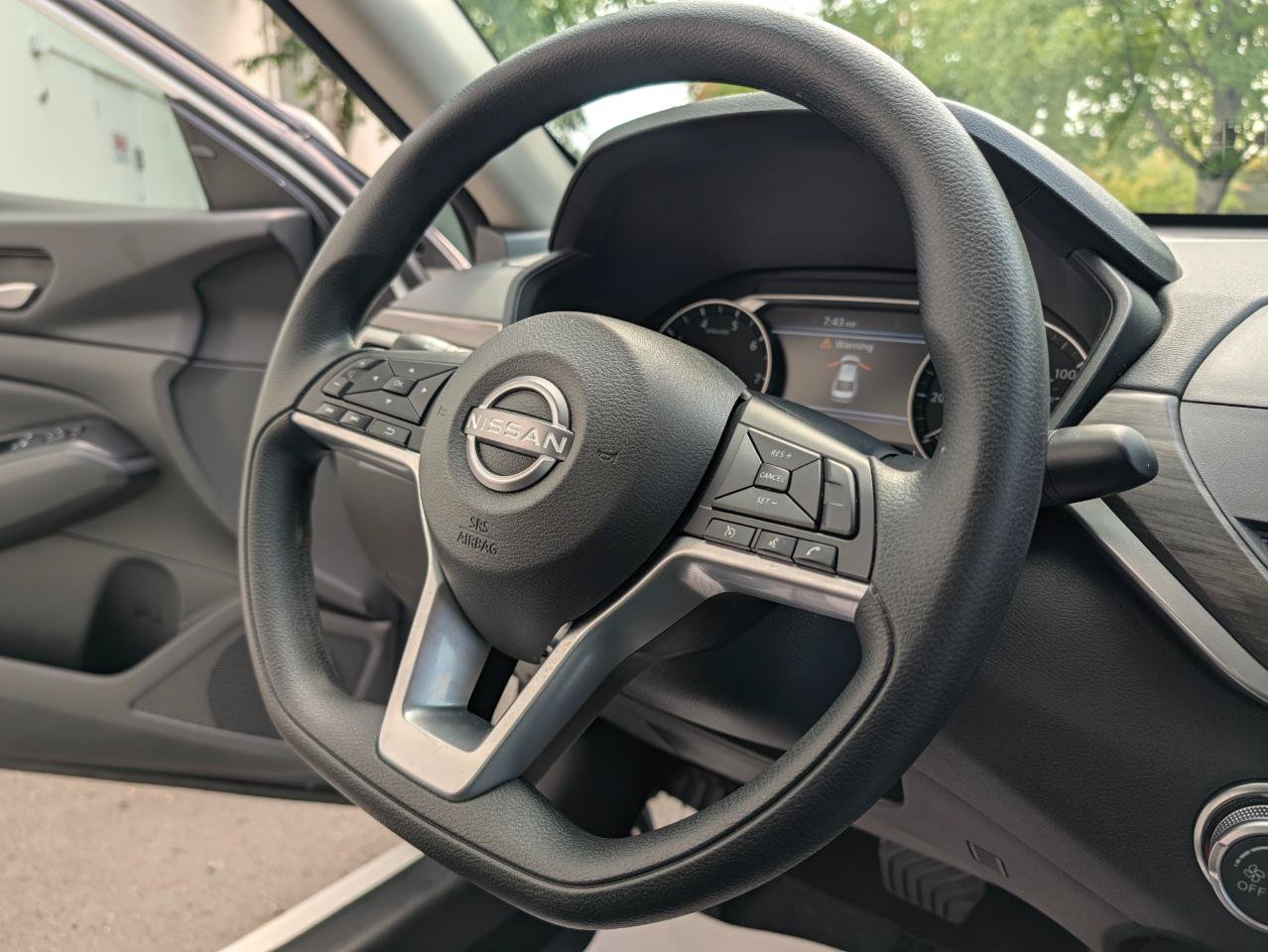 Used 2025 Nissan Altima 2.5 SV AWD/4WD image 14