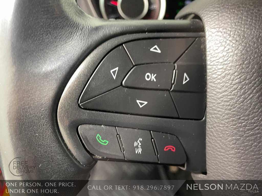 Used 2015 Dodge Challenger SXT image 22